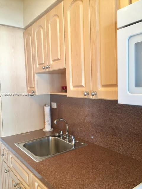 Building Photo - 1408 Brickell Bay Dr