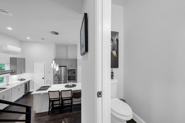 Building Photo - 2116 Oatfield Dr