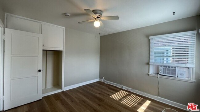 Building Photo - 4121 Ocean View Blvd
