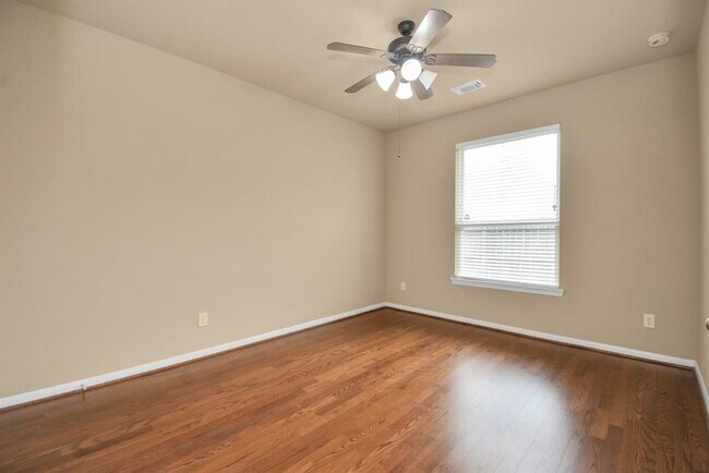 Building Photo - 6727 Oakman Ln