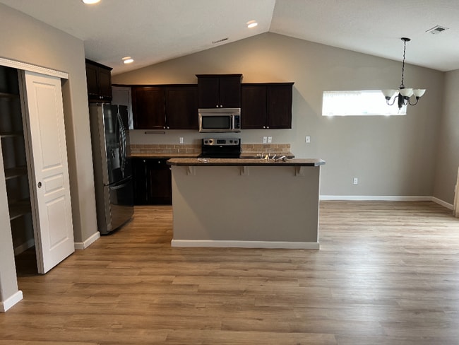 Building Photo - 6109 Basalt Falls Dr