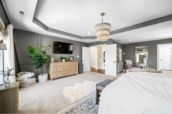 Building Photo - 5990 Hollow Ct