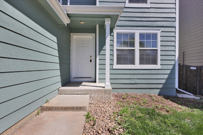 Building Photo - 16245 E Phillips Dr