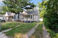 Building Photo - 3 Bedroom - 1 Bath- $1,150.00