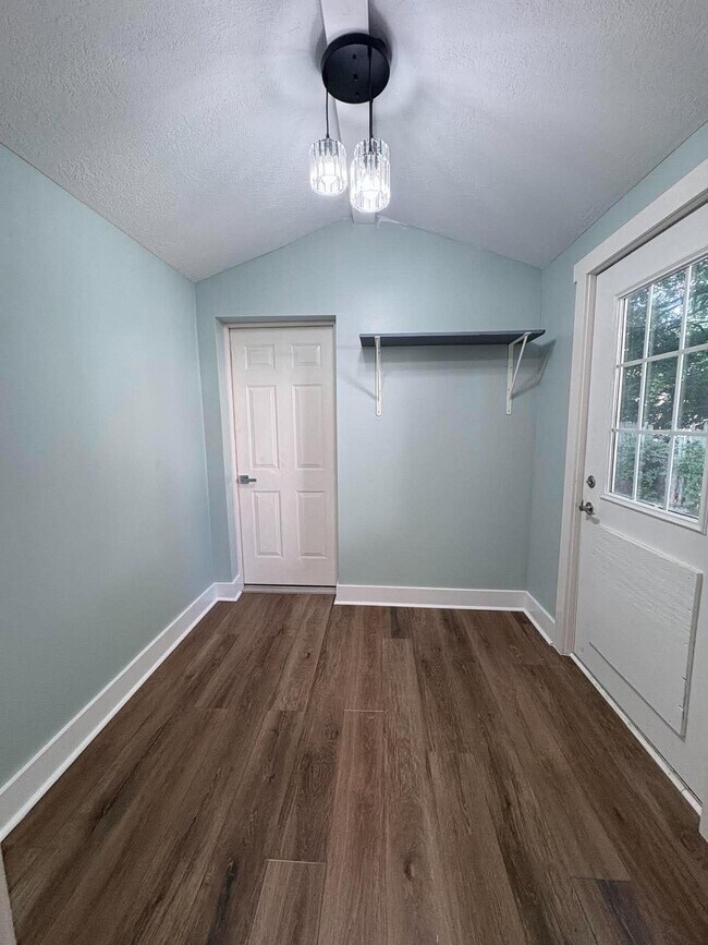 Building Photo - 1238 E 49th St