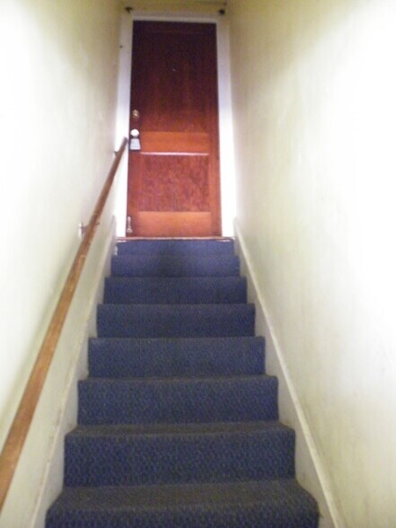 Apt 2 Upstairs - 48 E Summit Ave