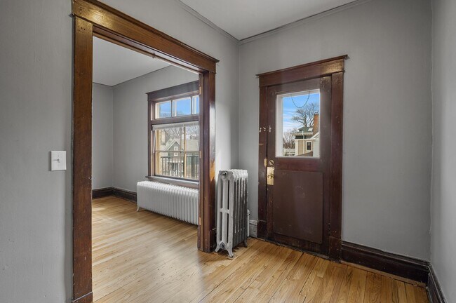 Building Photo - 203 Grotto St N