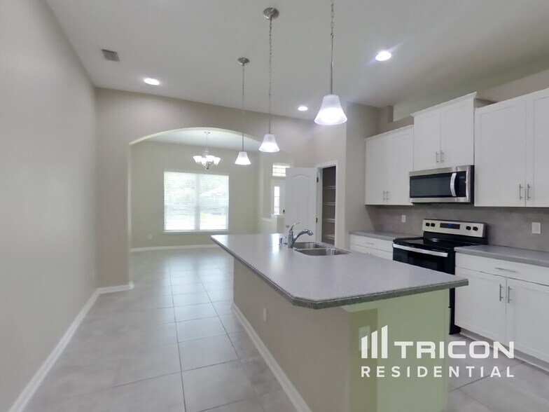 Building Photo - 12131 Rouen Cove Dr