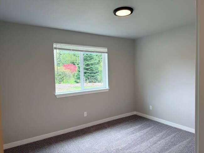 Building Photo - 4937 Sleater Kinney Rd NE