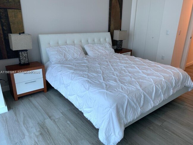 Building Photo - 1100 S Miami Ave