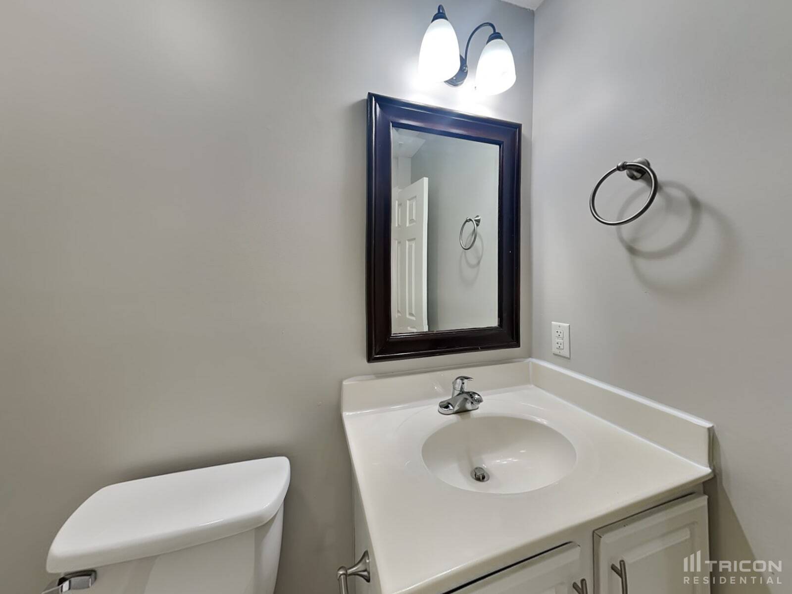 Building Photo - 5204 Halverson Ct