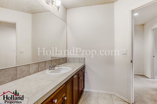 Building Photo - Gorgeous Single-Family Home with Central A/C!