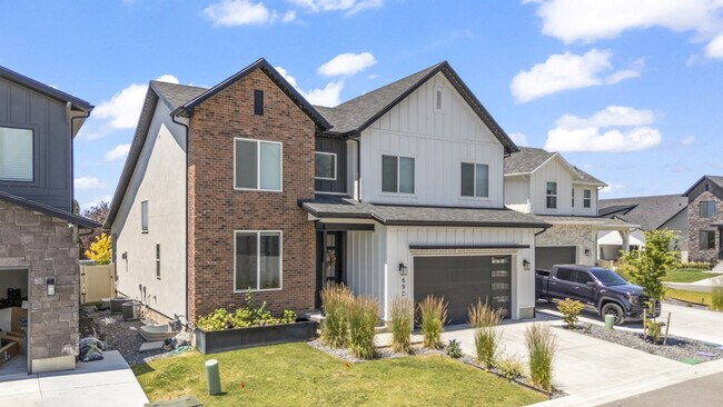 Building Photo - 690 S Edge Ln