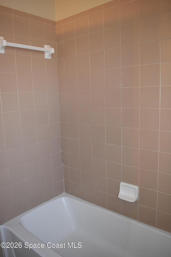 Building Photo - 1040 Venetian Dr