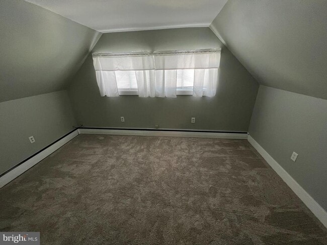 Building Photo - 15 Catalpa Ln