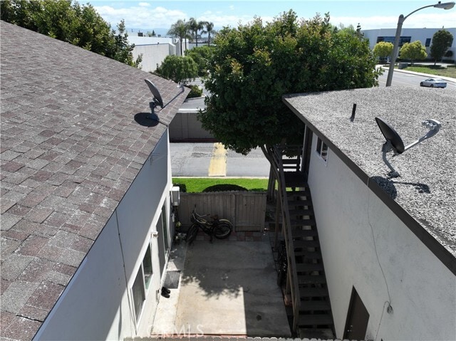 Building Photo - 11115 Slater Ave