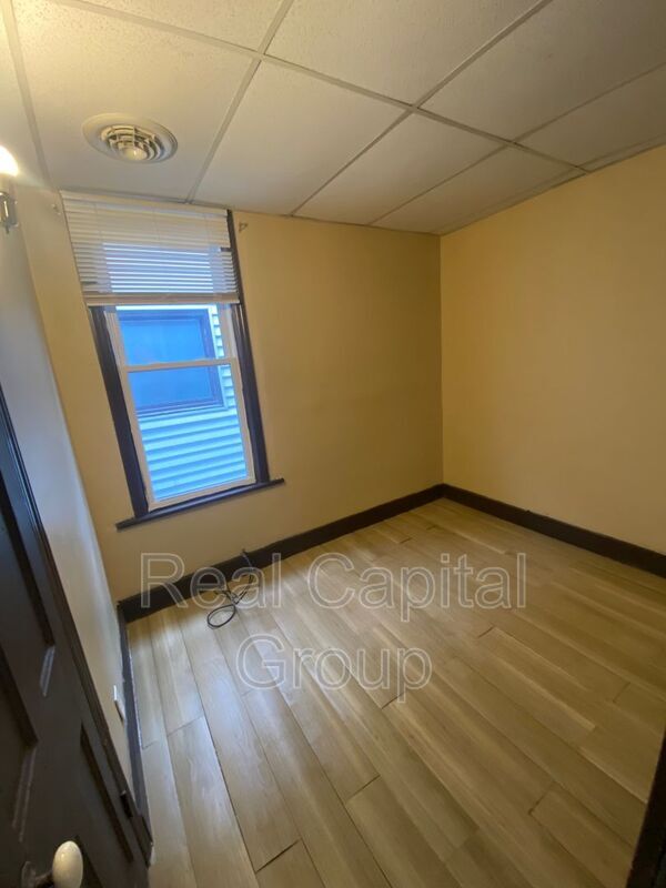 Building Photo - 156 James St