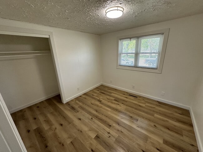 Building Photo - 505 E 23rd St