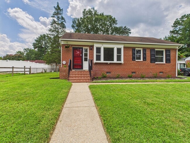 Building Photo - 1709 Glenview Rd