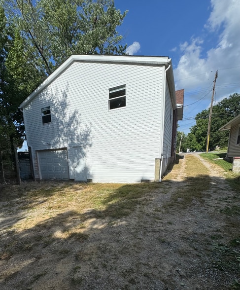 Building Photo - 1000 N Keebler Ave