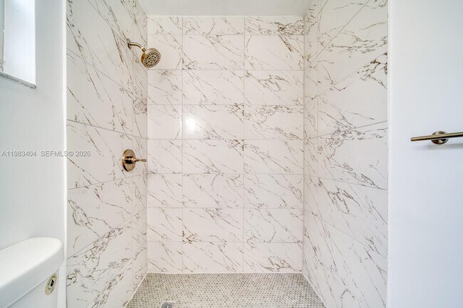 Building Photo - 300 NE 143rd St