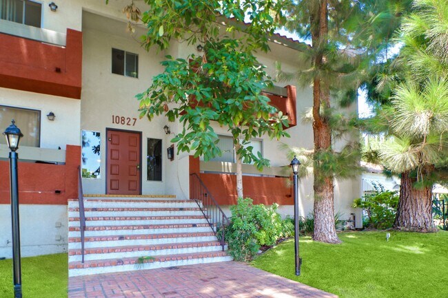 Building Photo - 10827 Morrison St