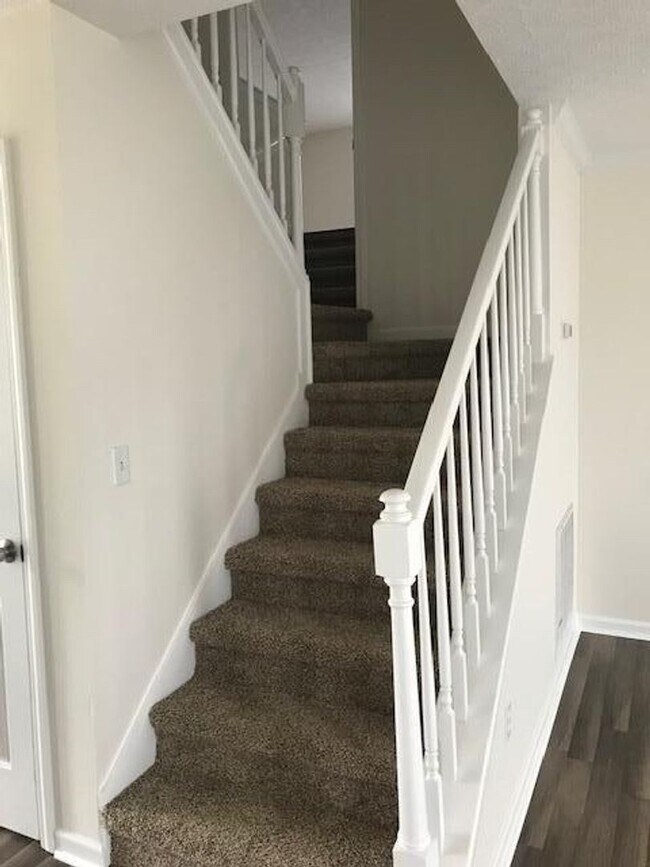Building Photo - Spacious 3 Bed/2.5 Bath Home in Prime Mount Juliet Location