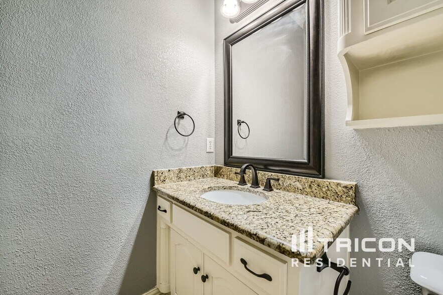 Building Photo - 4110 Coachman Ln