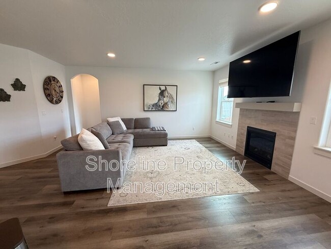 Building Photo - 10093 W Novato Dr