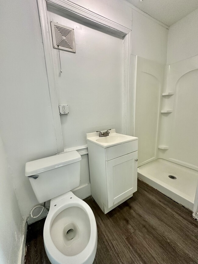 Building Photo - 409 Barack Obama Blvd