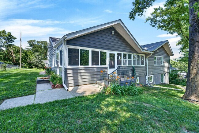 Building Photo - 7629 Pinkney St