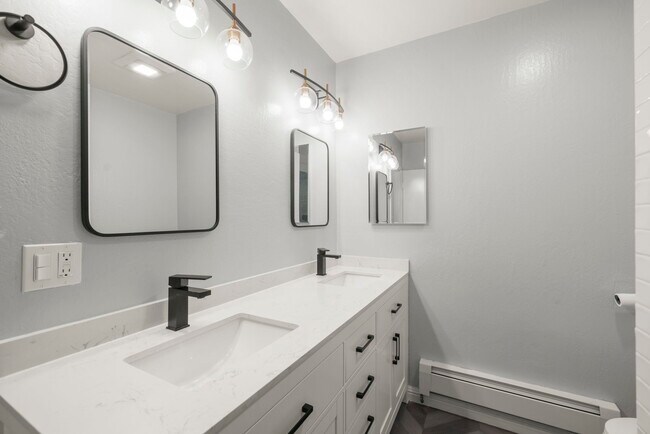 Building Photo - 4096 17th St