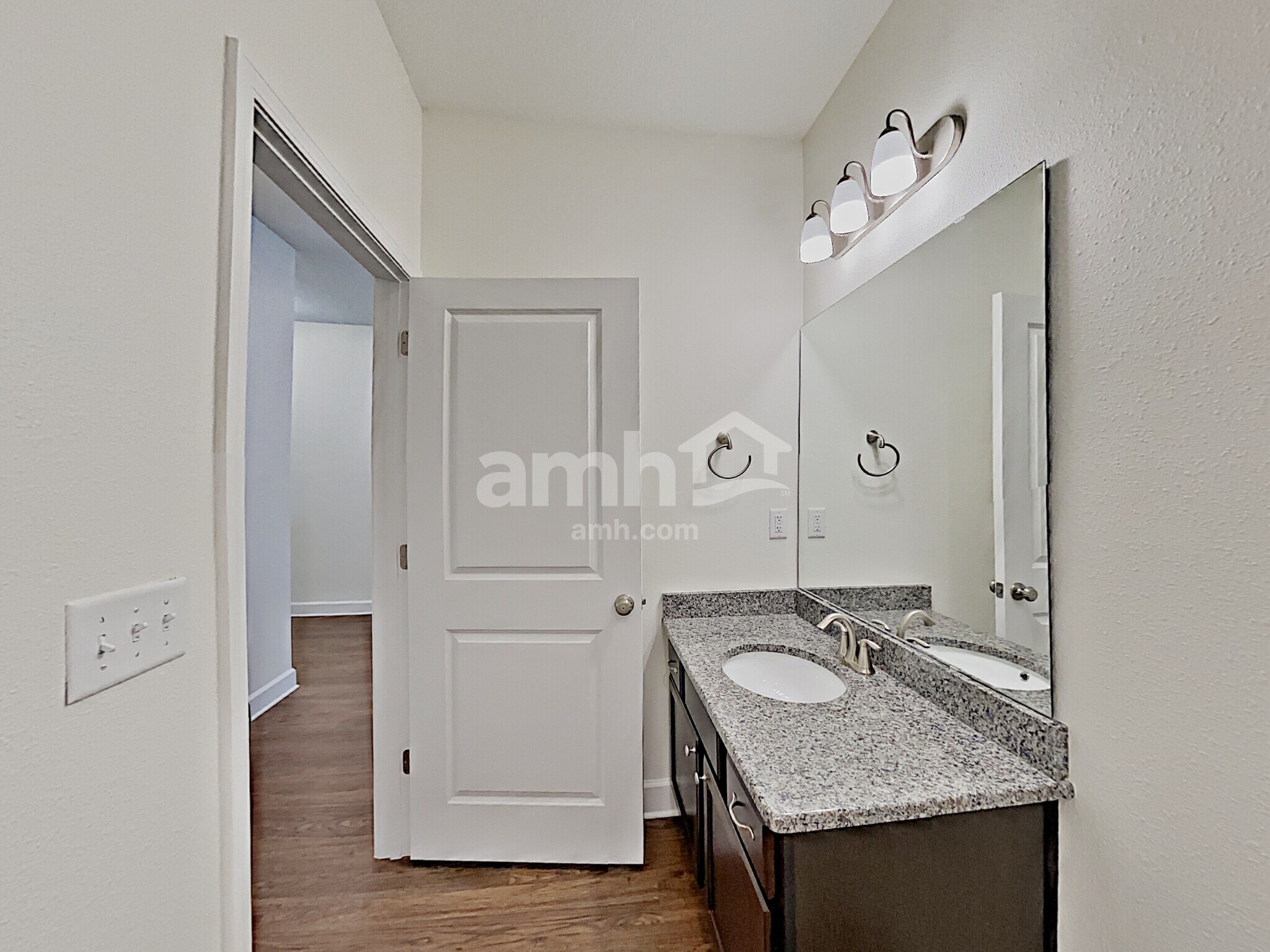 Building Photo - 1889 Silver Point