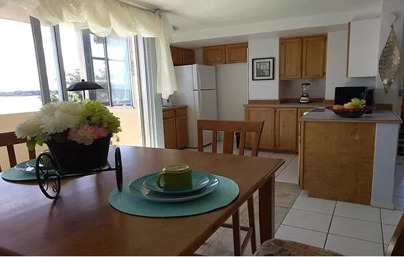 Building Photo - 84 Pukihae St