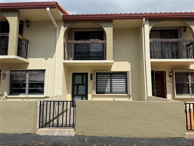 Building Photo - 1711 W 58th St