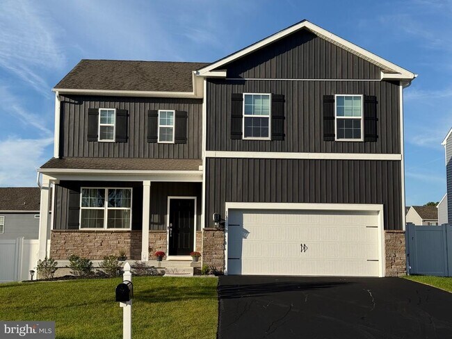 Building Photo - 13 Outsail Ave