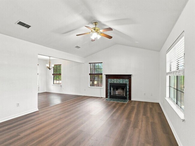 Building Photo - 1303 Lovers Ln