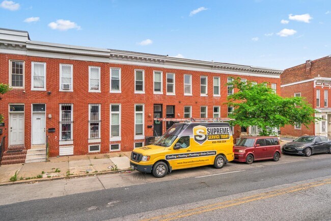 Building Photo - 2110 E Fayette St