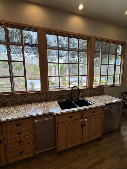 Building Photo - 446 Phlox Ct