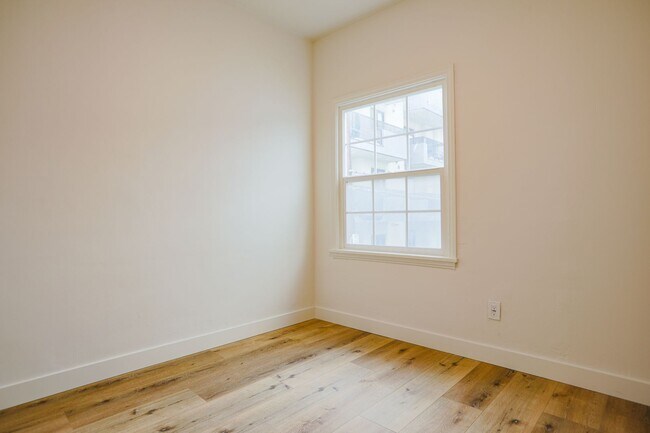 Building Photo - Bright & Inviting 1-Bedroom Apartment