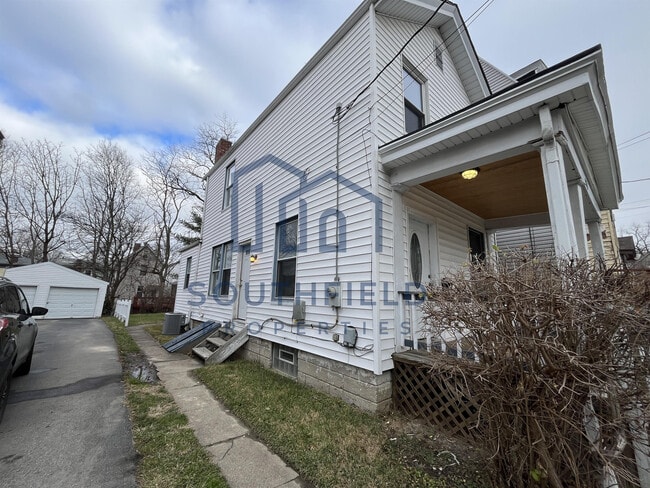 Building Photo - 1846 Lincoln Ave