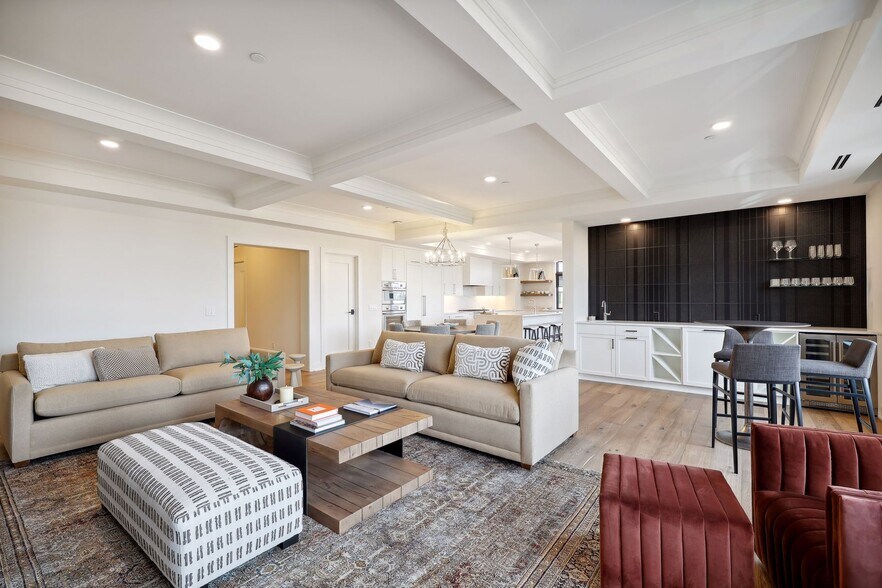 A stunning wet bar anchors the other end of the living room - 511 2nd St