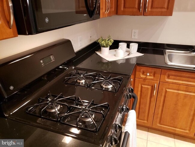 Building Photo - 12956 Centre Park Cir