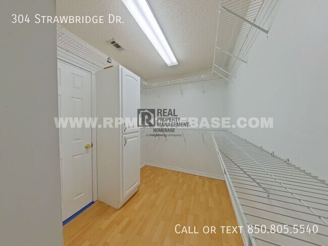Building Photo - 304 Strawbridge Dr