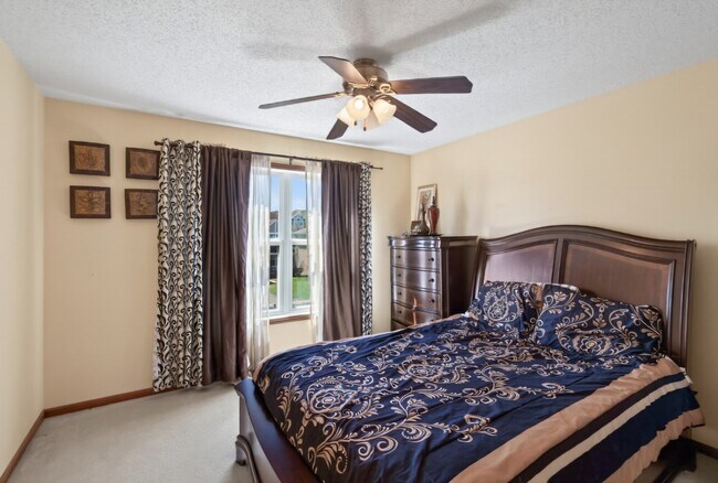 Building Photo - 15275 Plumstone Dr