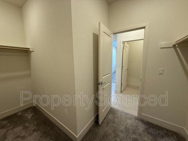 Building Photo - 1724 Jade Pl