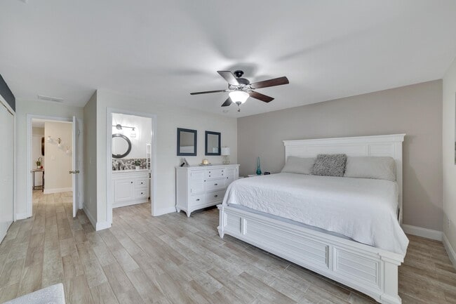Building Photo - 13731 Tramore Dr