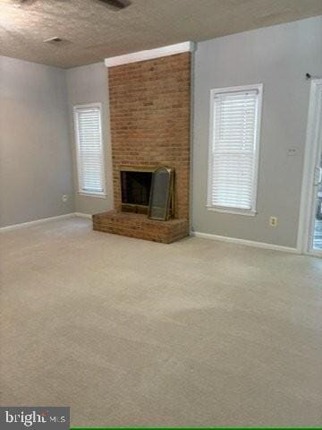 Building Photo - 5142 Woodford Dr