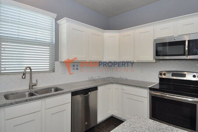 Building Photo - 7614 San Savino Way