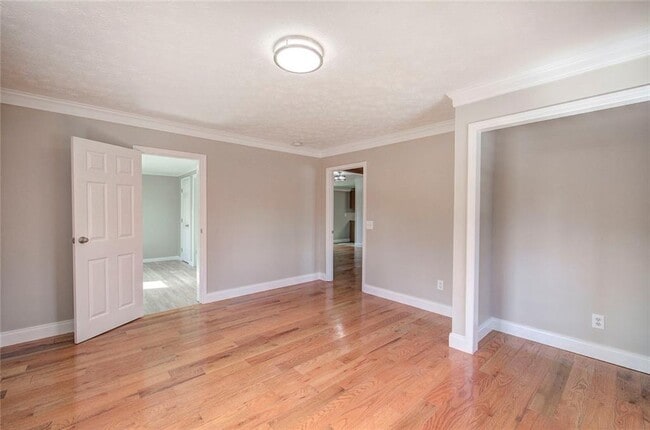 Building Photo - 838 Spring Place Rd NE